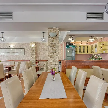 Centar 3* דלניצה