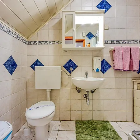 לינה וארוחת בוקר Centar דלניצה