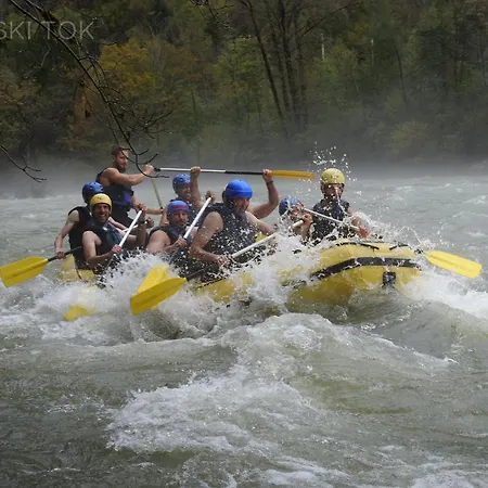 Centar לינה וארוחת בוקר 3*