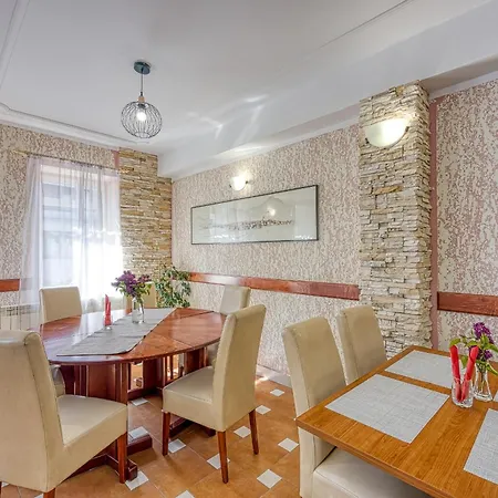 Bed & Breakfast Centar 3*