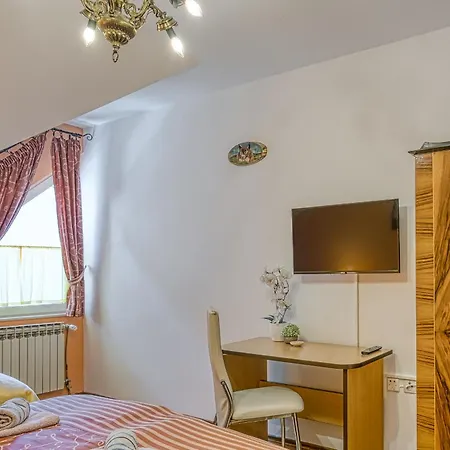 Centar Bed & Breakfast 3*