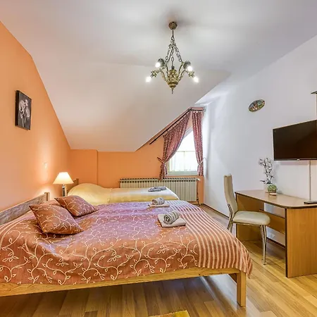 Bed & Breakfast Centar 3*